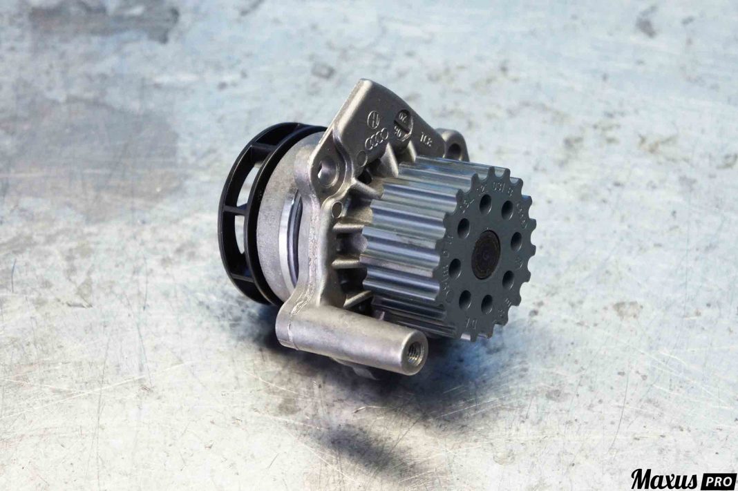 Замена ремня ГРМ и помпы на Volkswagen Transporter T5 2.0 TDI CAAC 140 лс.